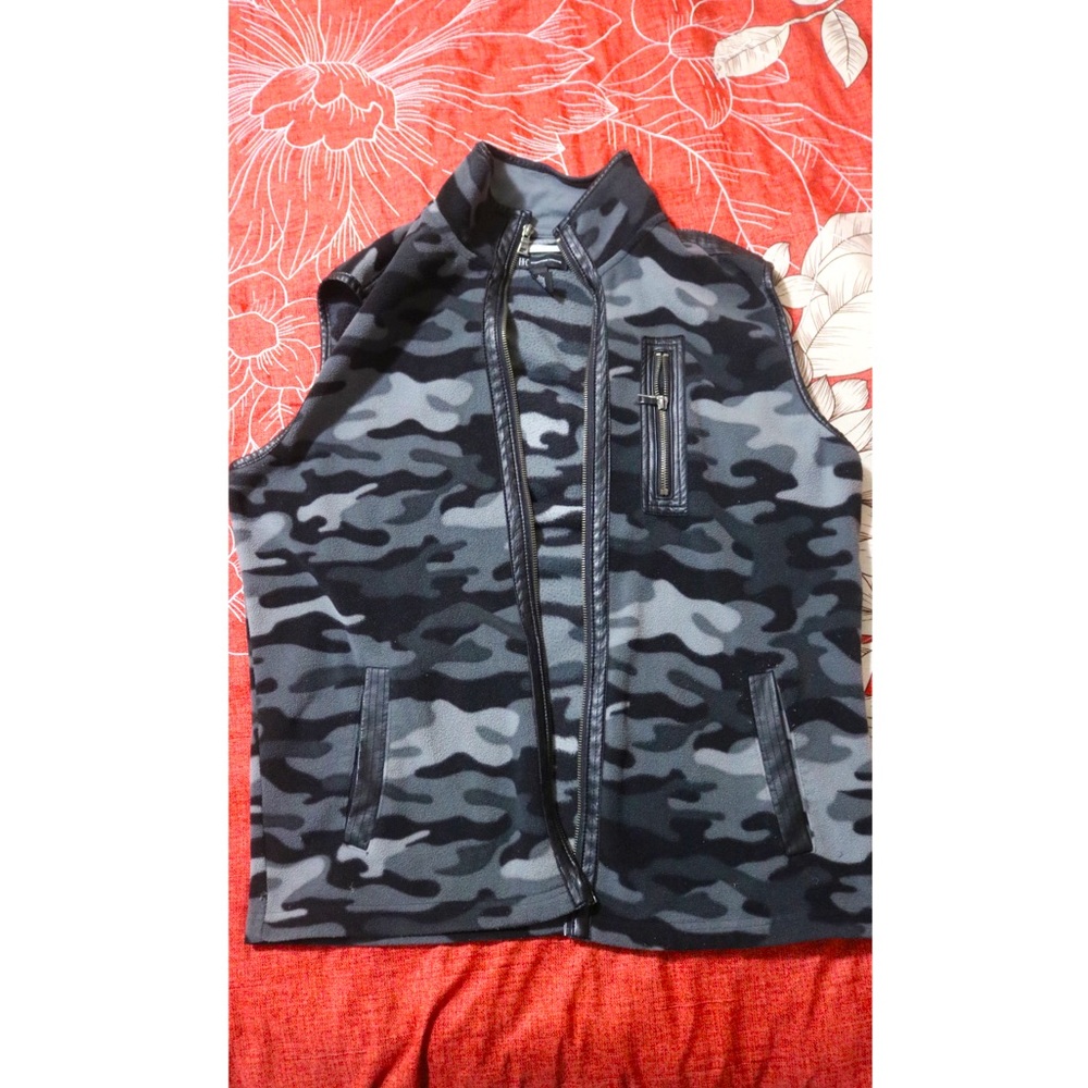 INC Camo Vest